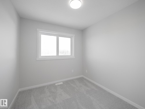 7230 Rosenthal Drive, Edmonton, AB - Indoor Photo Showing Other Room