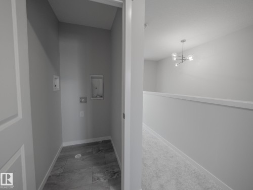 7230 Rosenthal Drive, Edmonton, AB - Indoor Photo Showing Other Room