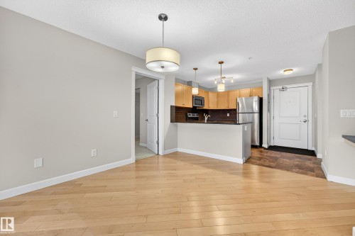 310 3719 Whitelaw Lane, Edmonton, AB - Indoor Photo Showing Kitchen