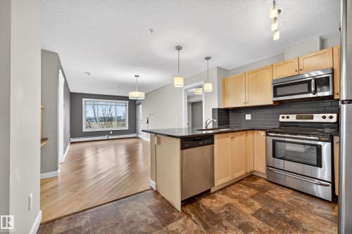 310 3719 Whitelaw Lane, Edmonton, AB - Indoor Photo Showing Kitchen With Stainless Steel Kitchen