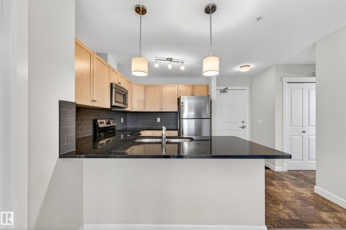 310 3719 Whitelaw Lane, Edmonton, AB - Indoor Photo Showing Kitchen With Stainless Steel Kitchen
