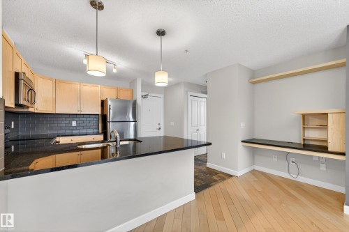 310 3719 Whitelaw Lane, Edmonton, AB - Indoor Photo Showing Kitchen
