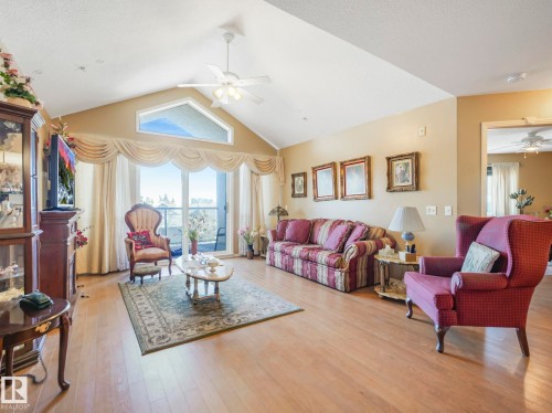 304 6623 172 Street, Edmonton, AB - Indoor Photo Showing Living Room