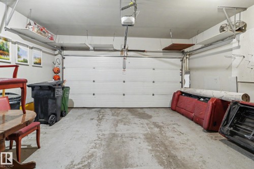 43 2803 James Mowatt Trail, Edmonton, AB - Indoor Photo Showing Garage