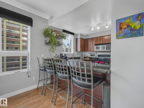 1005 9939 109 Street, Edmonton, AB - Indoor