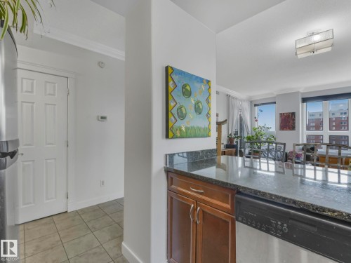 1005 9939 109 Street, Edmonton, AB - Indoor