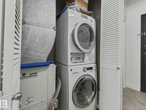 1005 9939 109 Street, Edmonton, AB - Indoor Photo Showing Laundry Room