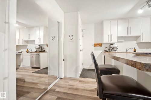 103 9715 110 Street, Edmonton, AB - Indoor Photo Showing Kitchen
