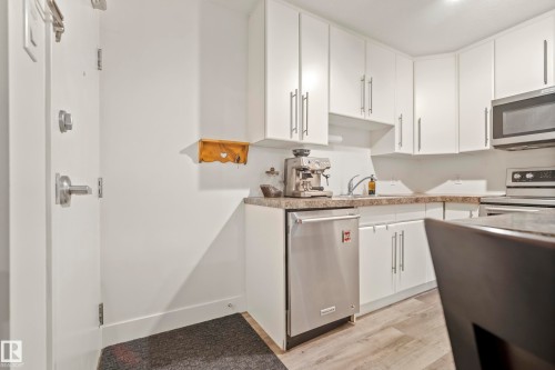 103 9715 110 Street, Edmonton, AB - Indoor Photo Showing Kitchen