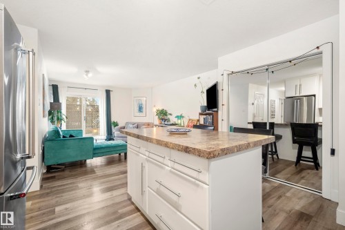 103 9715 110 Street, Edmonton, AB - Indoor Photo Showing Kitchen