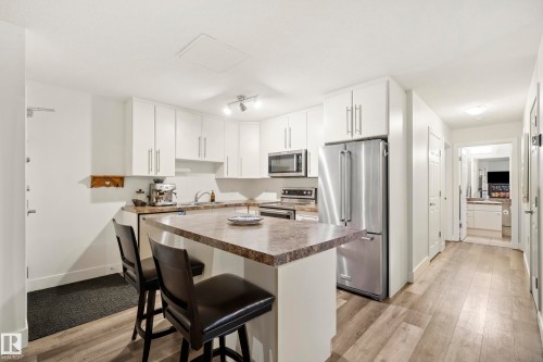 103 9715 110 Street, Edmonton, AB - Indoor Photo Showing Kitchen