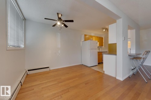 102 11217 103 Avenue, Edmonton, AB - Indoor Photo Showing Kitchen