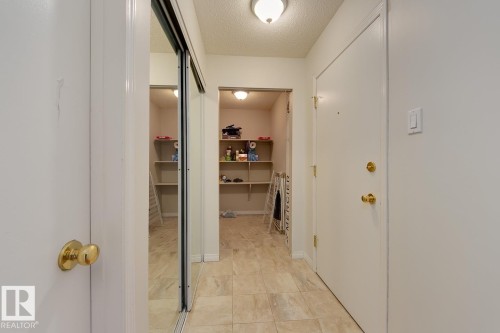 102 11217 103 Avenue, Edmonton, AB - Indoor Photo Showing Other Room