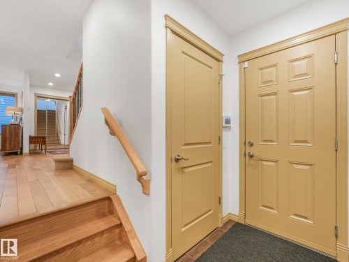 8723 207 Street Nw, Edmonton, AB - Indoor Photo Showing Other Room