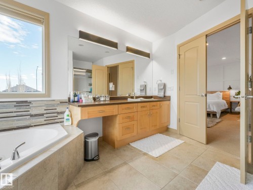 8723 207 Street Nw, Edmonton, AB - Indoor Photo Showing Bathroom