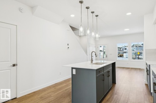 1605 210A Street, Edmonton, AB - Indoor Photo Showing Kitchen