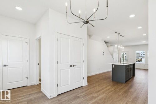 1605 210A Street, Edmonton, AB - Indoor