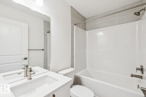 1605 210A Street, Edmonton, AB - Indoor Photo Showing Bathroom