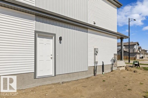 1605 210A Street Nw, Edmonton, AB 