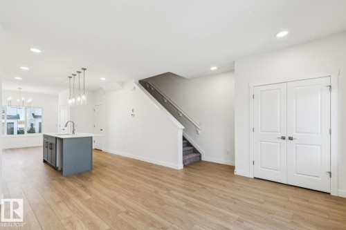 1605 210A Street, Edmonton, AB - Indoor Photo Showing Kitchen