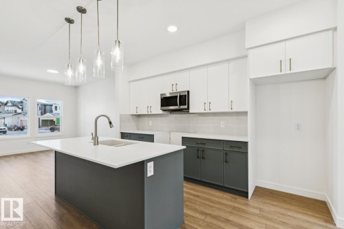 1605 210A Street, Edmonton, AB - Indoor Photo Showing Kitchen With Upgraded Kitchen