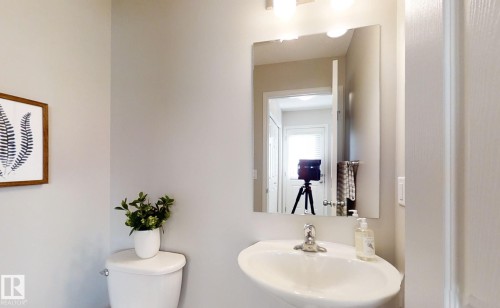 1609 210A Street, Edmonton, AB - Indoor Photo Showing Bathroom