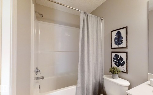 1609 210A Street, Edmonton, AB - Indoor Photo Showing Bathroom