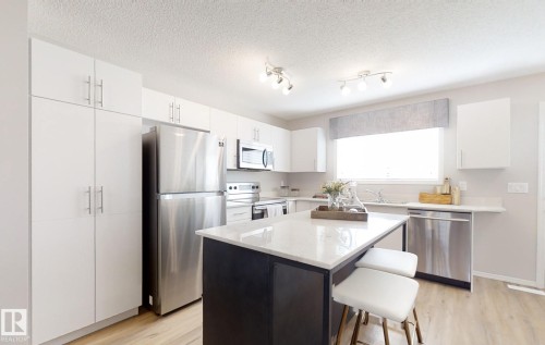 1609 210A Street, Edmonton, AB - Indoor Photo Showing Kitchen With Stainless Steel Kitchen With Upgraded Kitchen