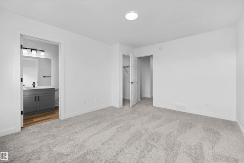 1613 210A Street Nw, Edmonton, AB - Indoor Photo Showing Other Room