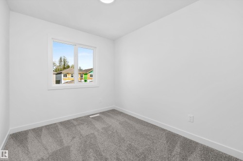 1613 210A Street Nw, Edmonton, AB - Indoor Photo Showing Other Room