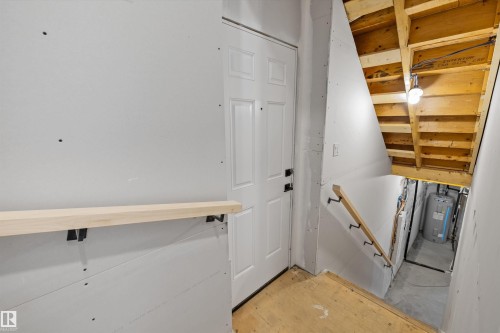 1613 210A Street Nw, Edmonton, AB - Indoor Photo Showing Other Room