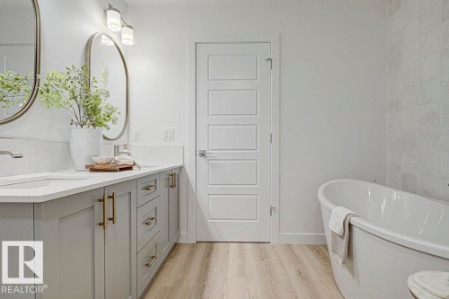20739 40 Avenue, Edmonton, AB - Indoor Photo Showing Bathroom