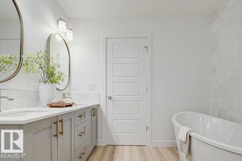 20739 40 Avenue, Edmonton, AB - Indoor Photo Showing Bathroom