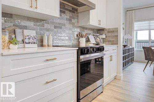 20739 40 Avenue, Edmonton, AB - Indoor Photo Showing Kitchen With Upgraded Kitchen