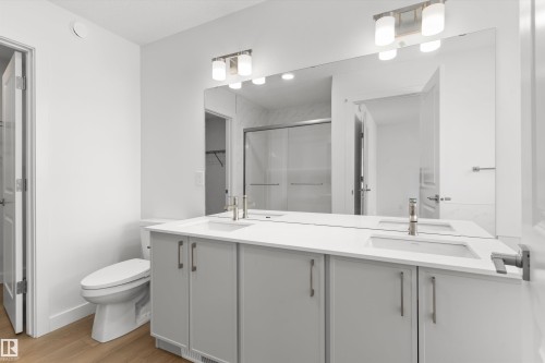 20803 40 Avenue Nw, Edmonton, AB - Indoor Photo Showing Bathroom