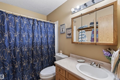 6111 53 Avenue, Cold Lake, AB - Indoor Photo Showing Bathroom