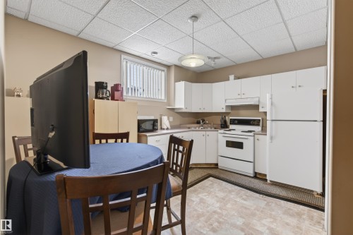 6111 53 Avenue, Cold Lake, AB - Indoor Photo Showing Kitchen