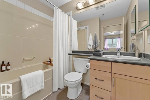 113 5951 165 Avenue, Edmonton, AB - Indoor Photo Showing Bathroom