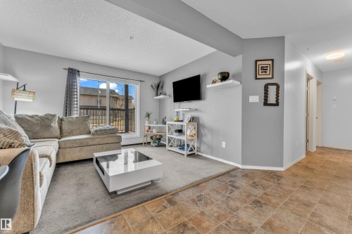 113 5951 165 Avenue, Edmonton, AB - Indoor Photo Showing Living Room