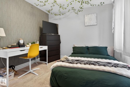 11732 18 Avenue, Edmonton, AB - Indoor Photo Showing Bedroom
