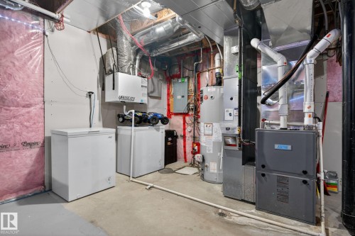 11732 18 Avenue, Edmonton, AB - Indoor Photo Showing Laundry Room