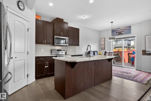 5242 23 Avenue, Edmonton, AB - Indoor Photo Showing Kitchen With Upgraded Kitchen