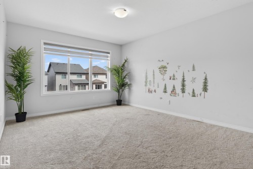 5242 23 Avenue, Edmonton, AB - Indoor Photo Showing Other Room