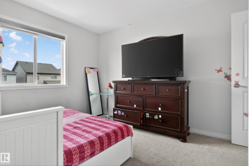 5242 23 Avenue, Edmonton, AB - Indoor Photo Showing Bedroom