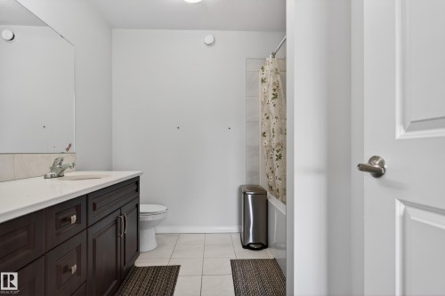 5242 23 Avenue, Edmonton, AB - Indoor Photo Showing Bathroom
