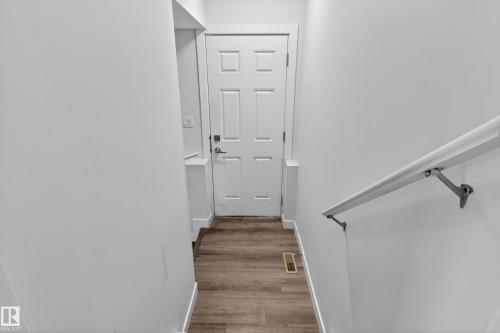 5242 23 Avenue, Edmonton, AB - Indoor Photo Showing Other Room