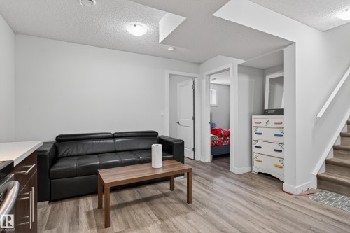 5242 23 Avenue, Edmonton, AB - Indoor