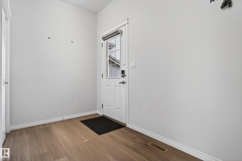 5242 23 Avenue, Edmonton, AB - Indoor Photo Showing Other Room