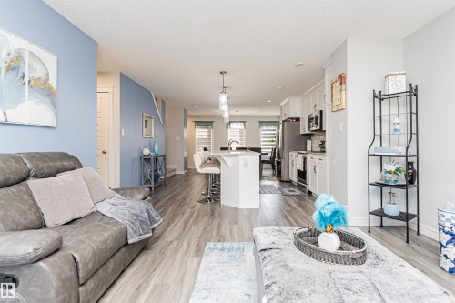 2051 Graydon Hill Crescent, Edmonton, AB - Indoor Photo Showing Living Room