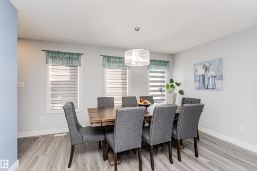 2051 Graydon Hill Crescent, Edmonton, AB - Indoor Photo Showing Dining Room